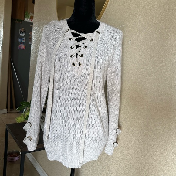 Cream sweater by Sadie & Love size small - Picture 2 of 10